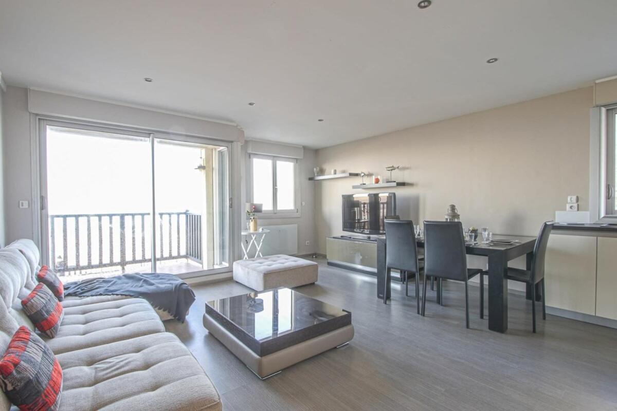 Apartment Face A La *